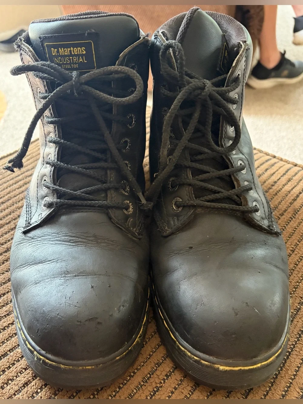Dr. Martens Winch Steel Toe Work Boots mens size 11 black slip resistant